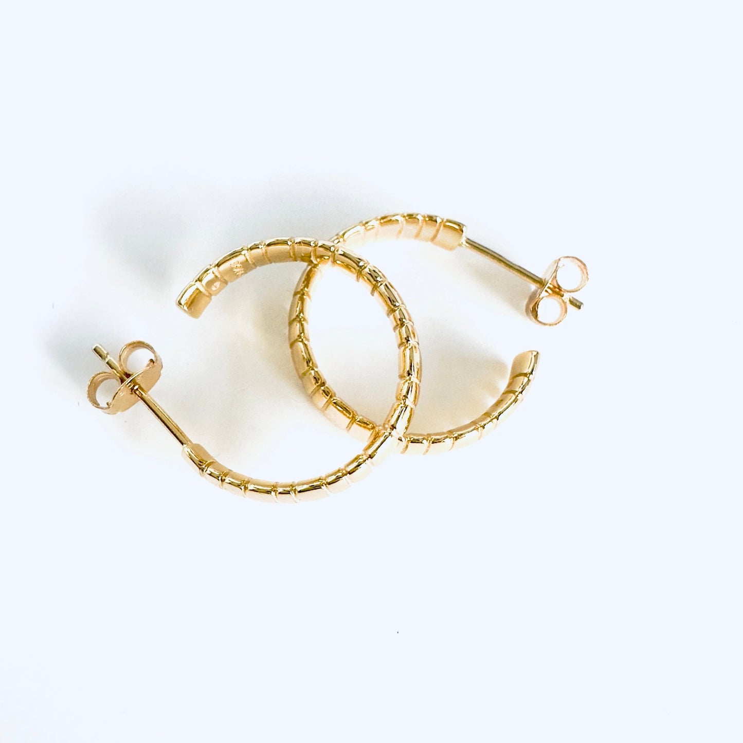 Medium Bold Butterfly 14k Gold Hoop Earrings - TPAIGE Jewelry